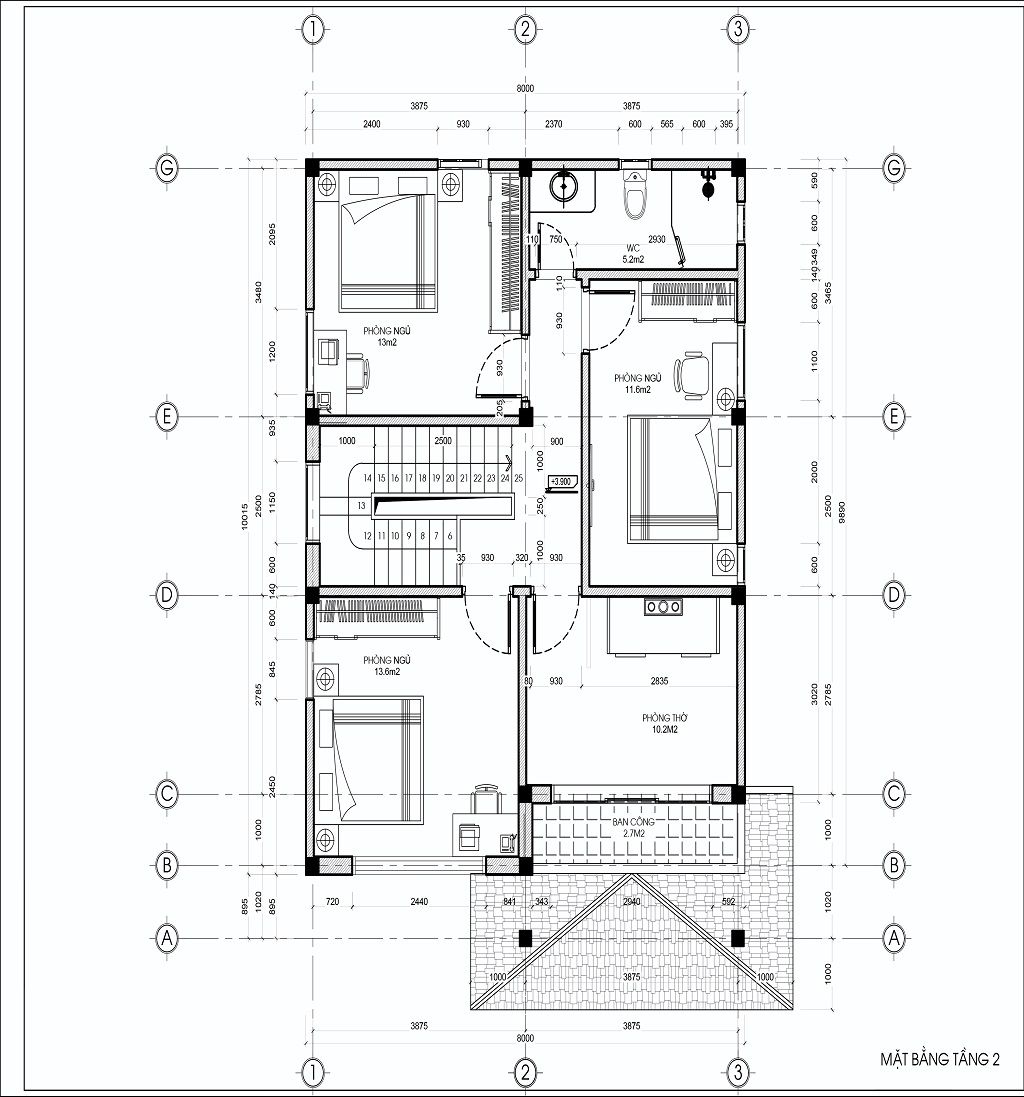 Tầng 1 của mẫu biệt thự 2 tầng mái Nhật mặt tiền 8m được thiết kế tinh tế và tối ưu, tạo nên một không gian sinh hoạt chung rộng rãi và tiện nghi, cùng với một phòng ngủ riêng biệt:  Sảnh Chính (5.92m²): Là khu vực đầu tiên khi bước vào nhà, tạo điểm nhấn và là không gian đệm dẫn vào các khu vực chức năng chính. Phòng Khách (29.5m²): Nằm liền kề sảnh chính, phòng khách được bố trí rộng rãi, là nơi lý tưởng để tiếp khách và sinh hoạt gia đình, với cửa sổ lớn giúp đón ánh sáng tự nhiên. Phòng Ngủ 01 (13m²): Một phòng ngủ được đặt ở tầng 1, thuận tiện cho người lớn tuổi hoặc làm phòng làm việc/học tập, đảm bảo sự riêng tư và yên tĩnh. Phòng Ngủ 02 (13.8m²): Tương tự Phòng Ngủ 01, đây là một không gian nghỉ ngơi riêng tư khác, cũng được bố trí hợp lý trên tầng này. Không gian phụ (WC + Giặt + Kho) (7.5m²): Bao gồm nhà vệ sinh chung, khu vực giặt phơi và không gian kho nhỏ, được bố trí kín đáo nhưng tiện lợi, phục vụ nhu cầu sinh hoạt của cả tầng. Khu vực Bếp và Ăn (29.5m²): Được thiết kế liên thông, tạo không gian mở và thoáng đãng, thuận tiện cho việc nấu nướng và sum họp gia đình. Cầu thang: Đặt ở vị trí trung tâm, dễ dàng kết nối với tầng 2, đảm bảo luồng di chuyển thuận tiện trong nhà. Tổng thể, mặt bằng tầng 1 được bố trí khoa học, tối đa hóa không gian sử dụng, tạo nên một không gian sống tiện nghi và thoải mái ngay từ tầng trệt.